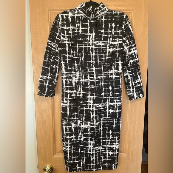 Angeleye London Black and White Mod Print Dress - Picture 3 of 13